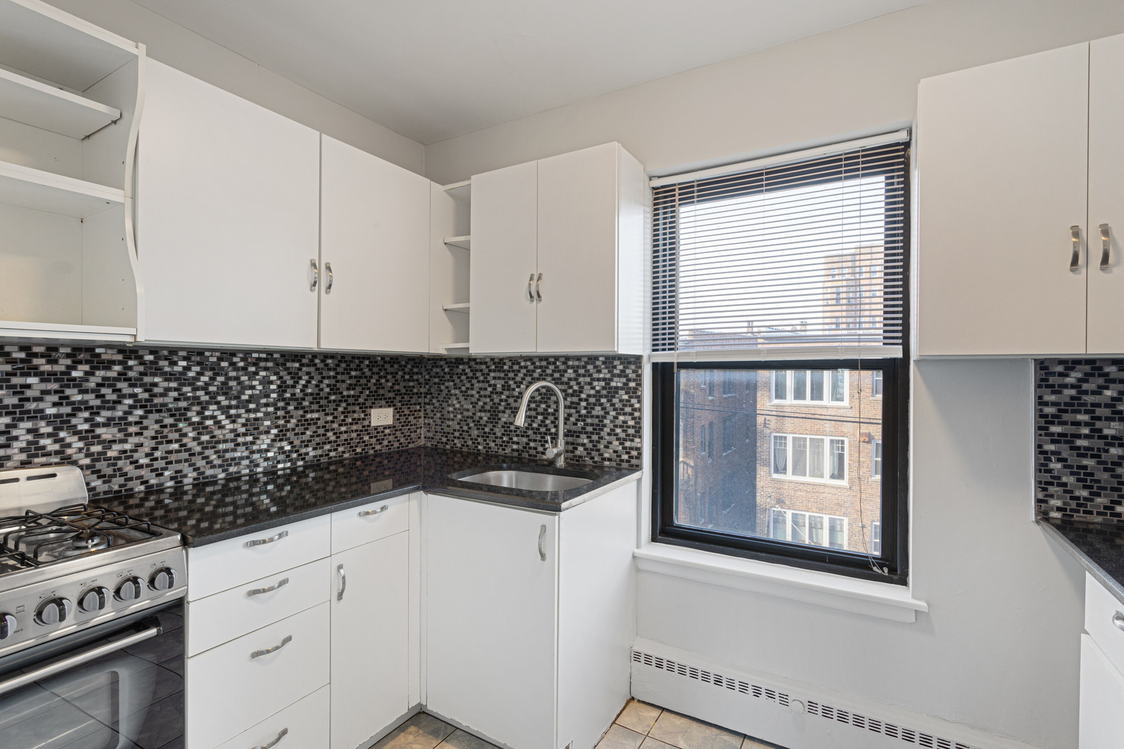 5858 North Sheridan Road, Unit 407 Chicago, IL 60660 - Photo 5 of 16