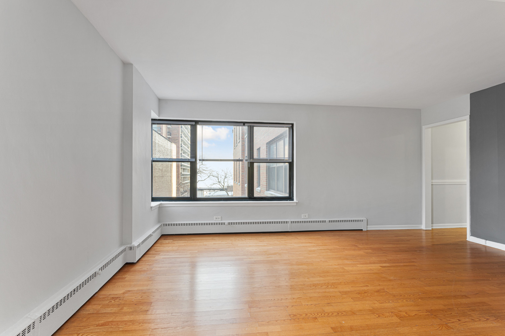 5858 North Sheridan Road, Unit 407 Chicago, IL 60660 - Photo 7 of 16