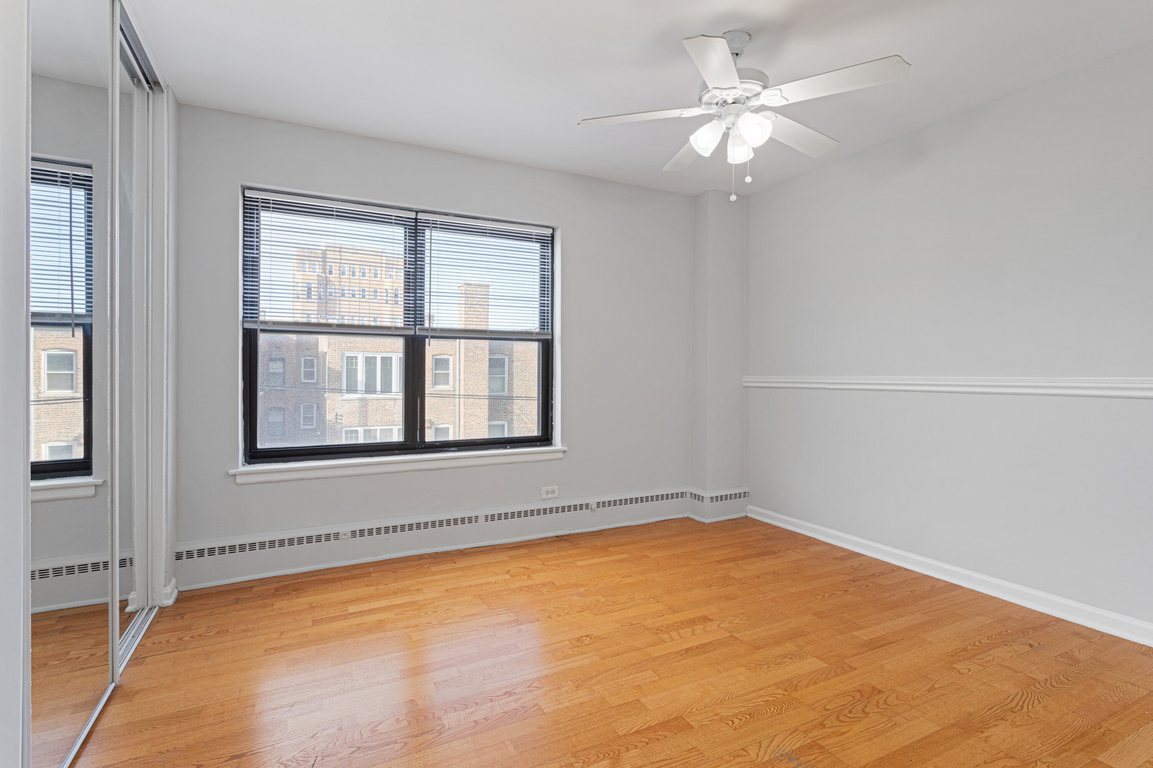 5858 North Sheridan Road, Unit 407 Chicago, IL 60660 - Photo 8 of 16