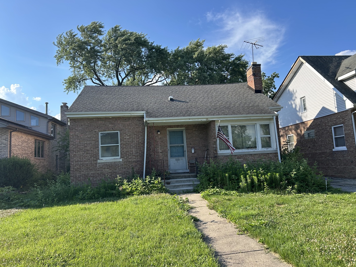 8633 Riverside Avenue Brookfield, IL 60513 - Photo 1 of 6 Gallery Image 1