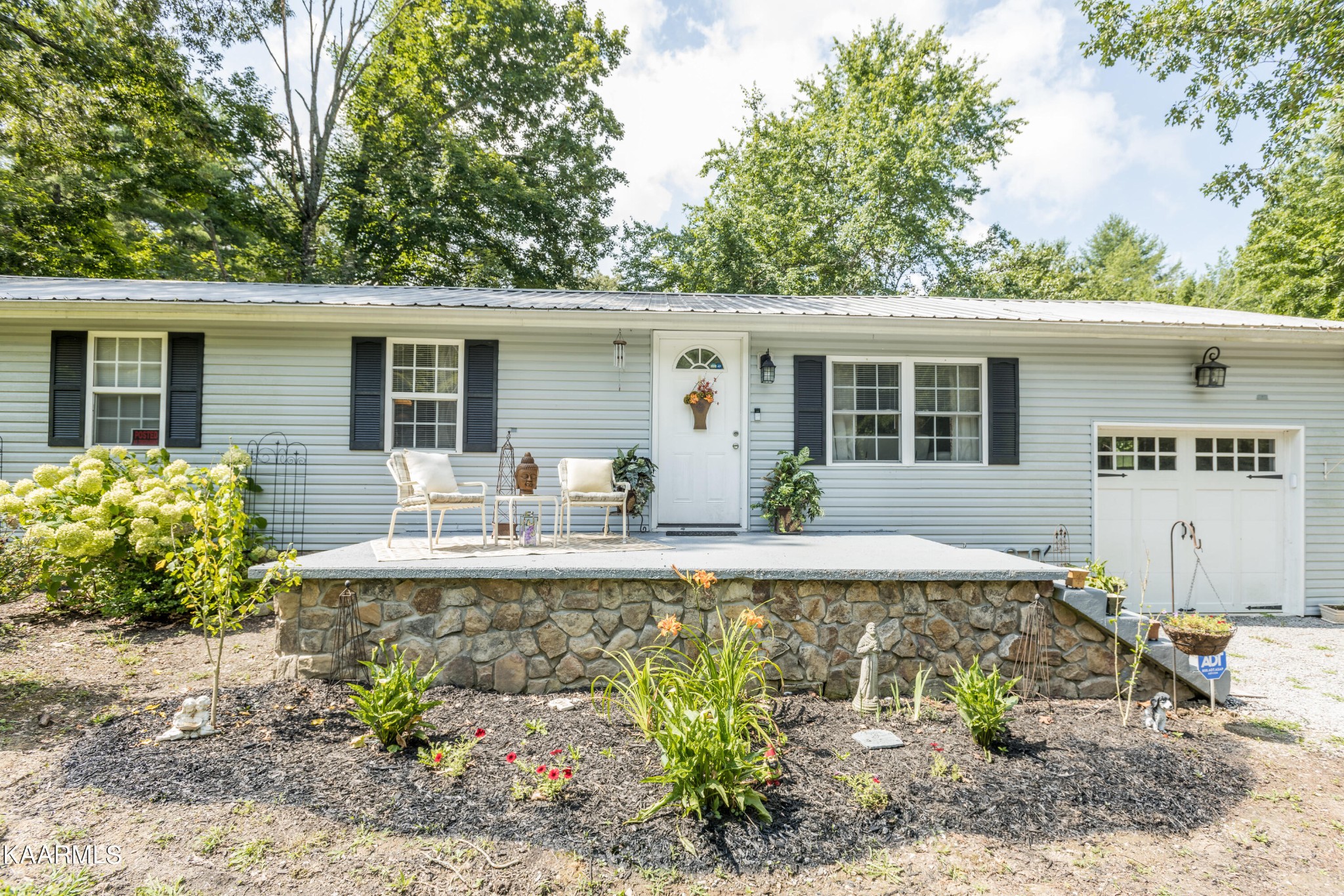 1515 Twin Bridge Road Deer Lodge, TN 37726 - Photo 3 of 24 Gallery Image 3