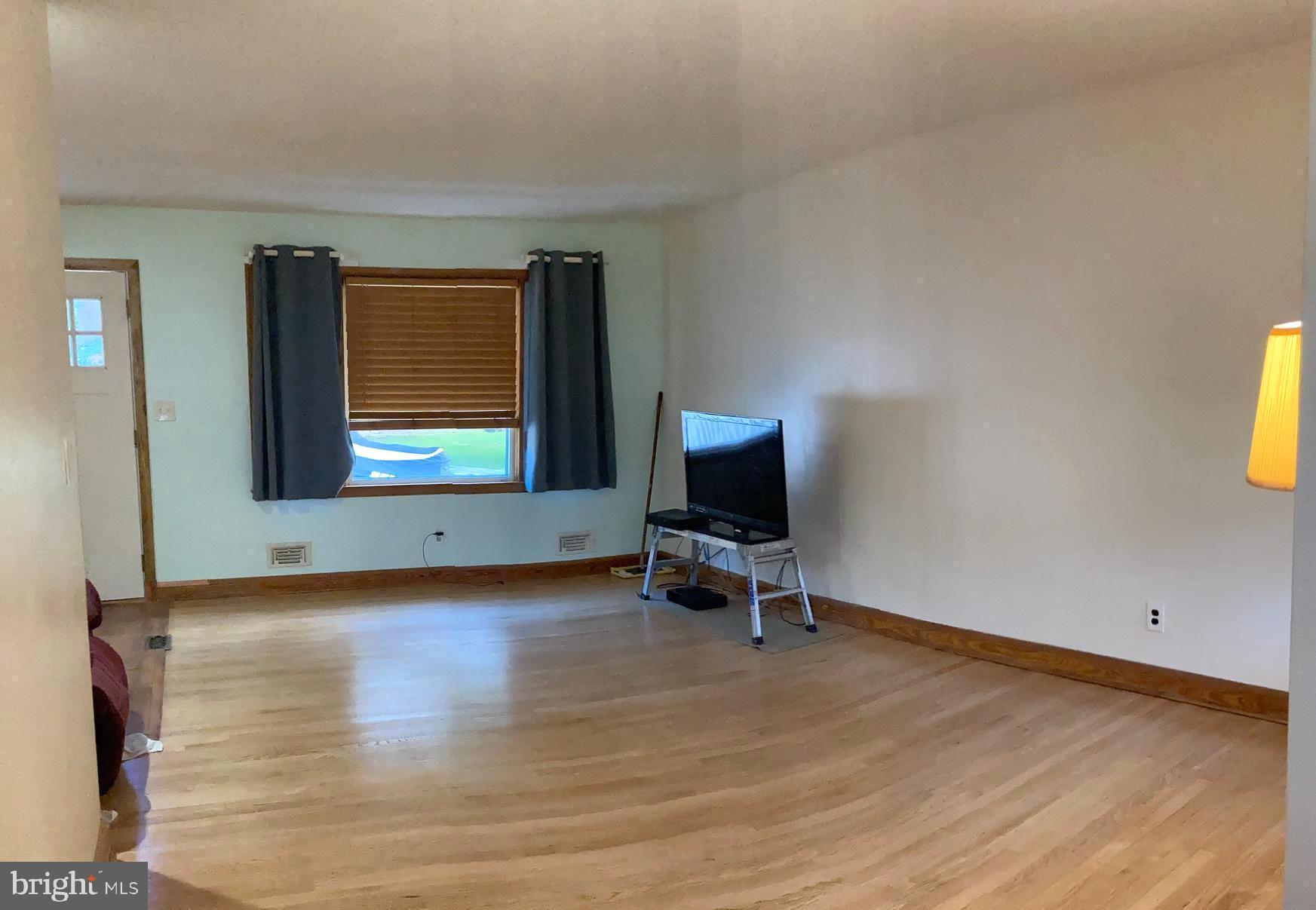 1713 Cape May Road Baltimore, MD 21221 - Photo 8 of 34