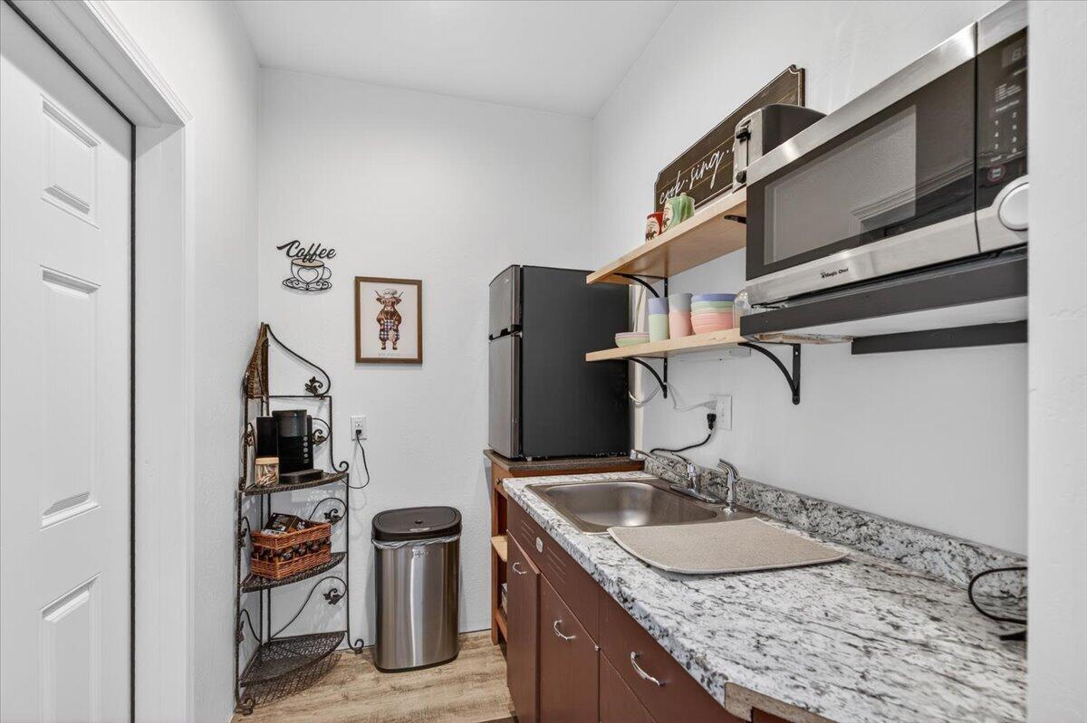 469 Wards Creek Road Rogue River, OR 97537 - Photo 65 of 84 ADU Kitchenette