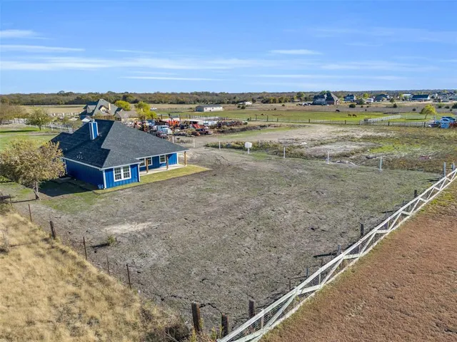 a view of an ocean and a mountain view