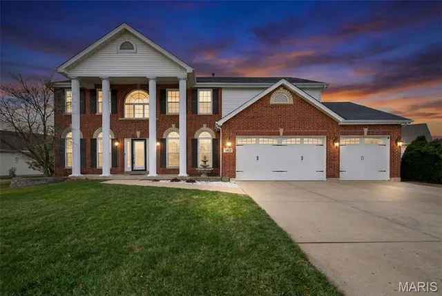 $589,900 | 412 Scenic Drive, St. Peters, MO 63376