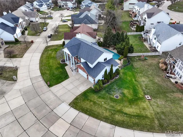 $589,900 | 412 Scenic Drive, St. Peters, MO 63376