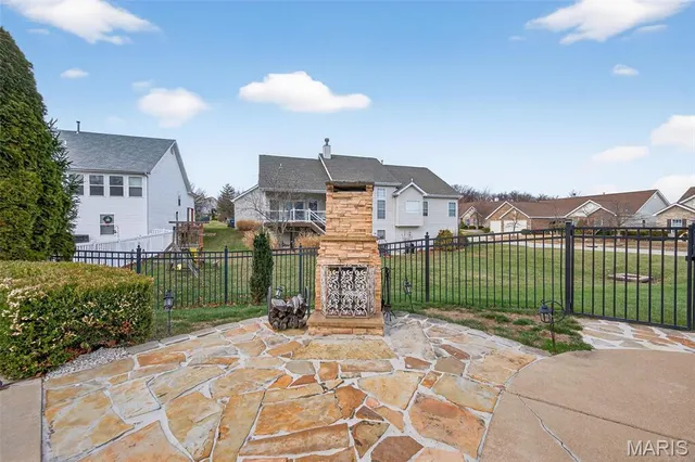 $589,900 | 412 Scenic Drive, St. Peters, MO 63376