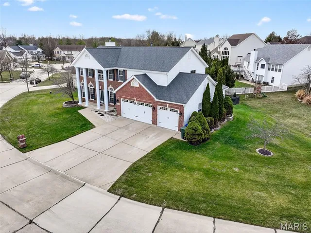 $589,900 | 412 Scenic Drive, St. Peters, MO 63376
