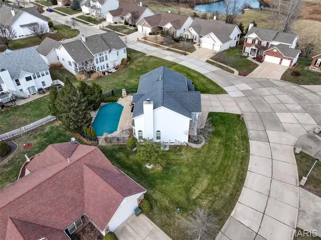 $589,900 | 412 Scenic Drive, St. Peters, MO 63376