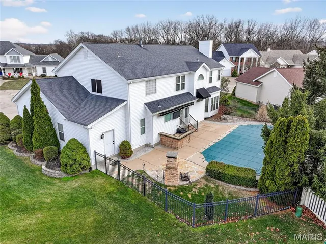 $589,900 | 412 Scenic Drive, St. Peters, MO 63376