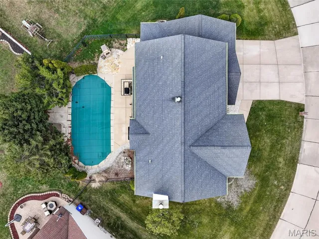 $589,900 | 412 Scenic Drive, St. Peters, MO 63376