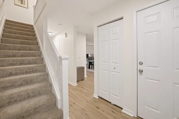 $325,000 | 141 West Robinhood Way, Unit 141, Bolingbrook, IL 60440