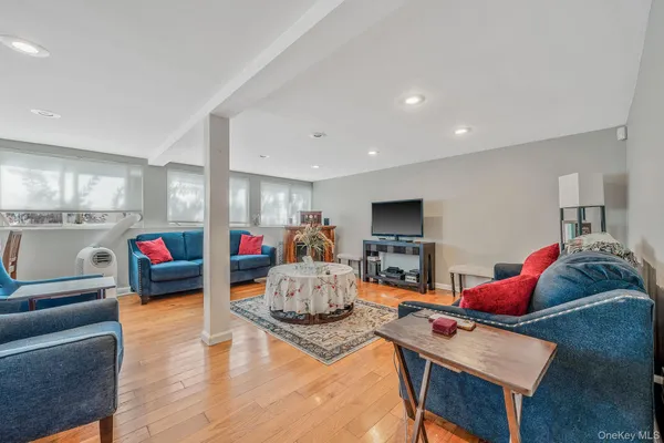 $669,000 | 27 Split Cedar Drive, Islandia, NY 11749