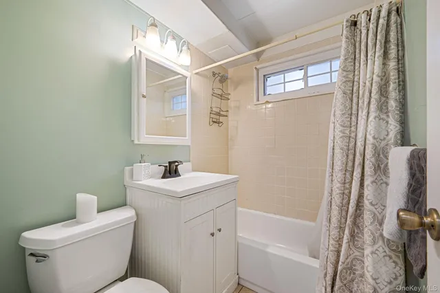 $669,000 | 27 Split Cedar Drive, Islandia, NY 11749