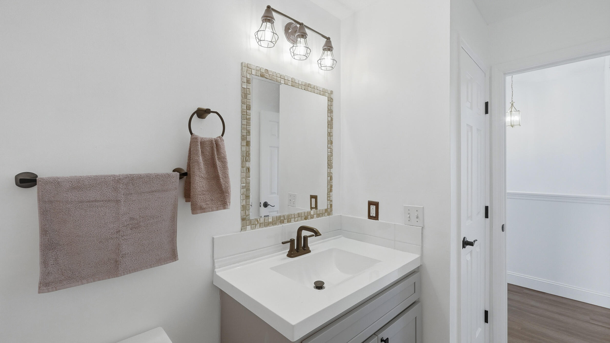 338 Condra Road Ringgold, GA 30736 - Photo 27 of 49 Guest Bathroom