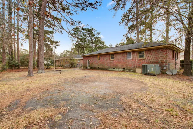 $1,850 | 408 Cleveland Street, Summerville, SC 29483