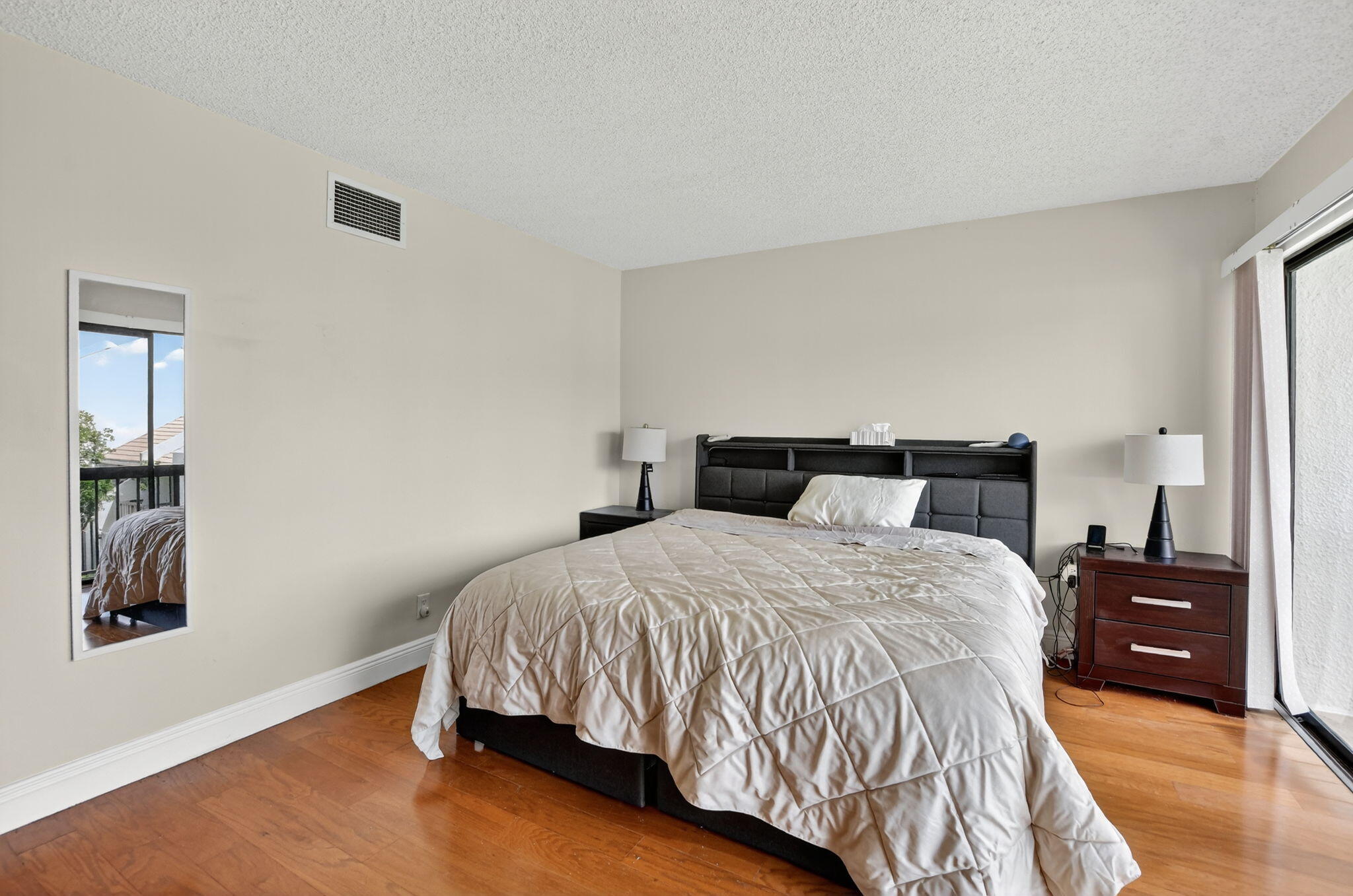 1004 Bridgewood Place Boca Raton, FL 33434 - Photo 21 of 53 23-web-or-mls-025_DSC_0950
