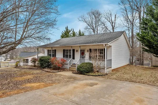 $240,000 | 113 Falling Creek Drive, Thomasville, NC 27360