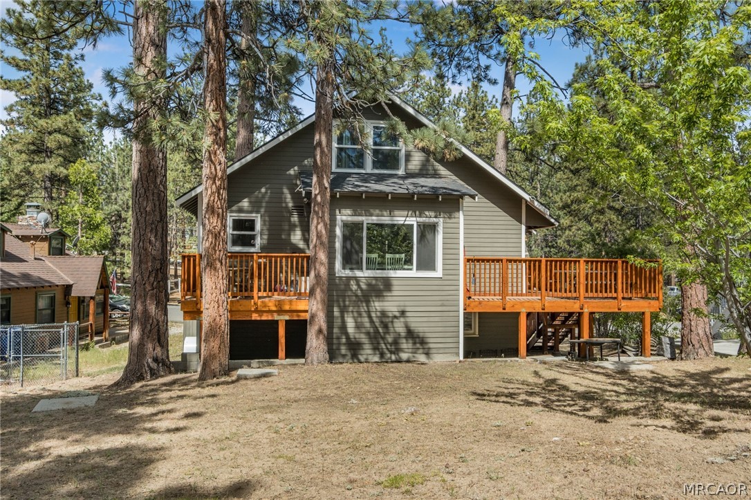 195 Elgin Road Big Bear Lake, CA 92315 - Photo 30 of 45 a front view of a house with a yard