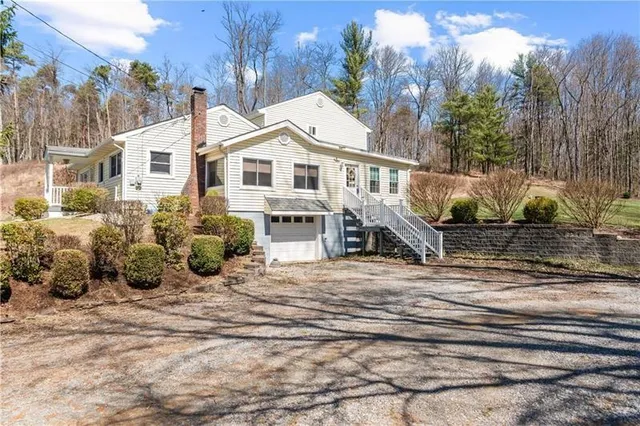 $2,000 | 1245 Mars-Evans City Road, Evans City, PA 16033