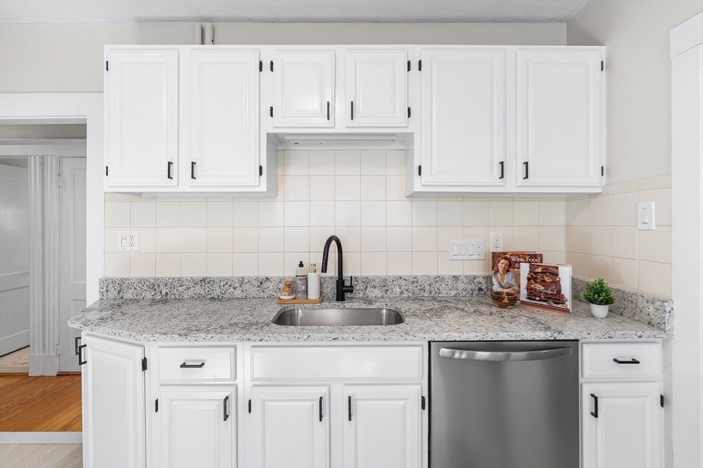 49 Kenmere Road, Unit 49 Medford, MA 02155 - Photo 14 of 29