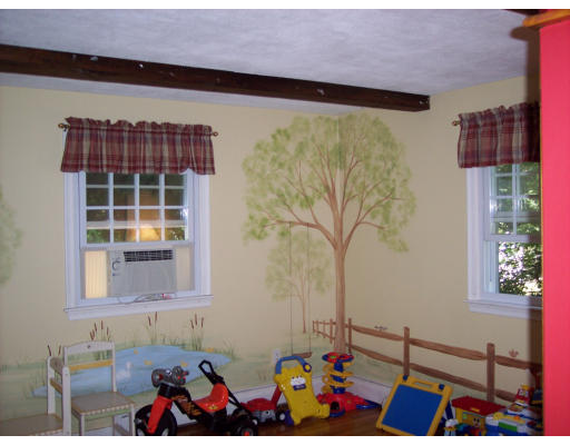 304 Salem Road Billerica, MA 01821 - Photo 4 of 5 a room with toys and flowers