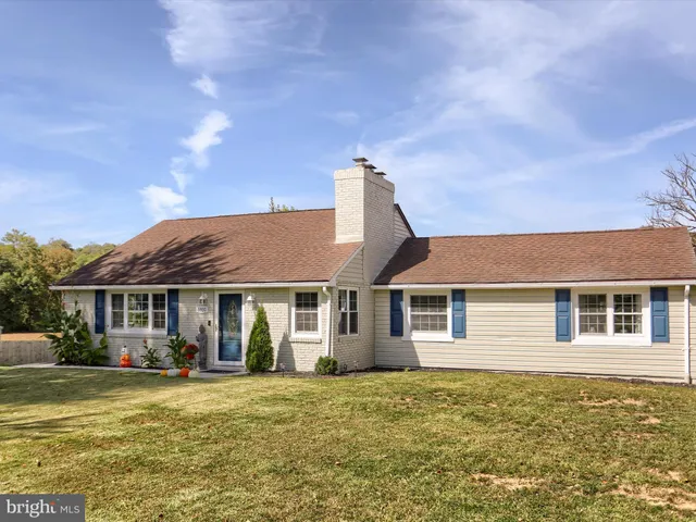 $339,899 | 5931 York Road, Spring Grove, PA 17362