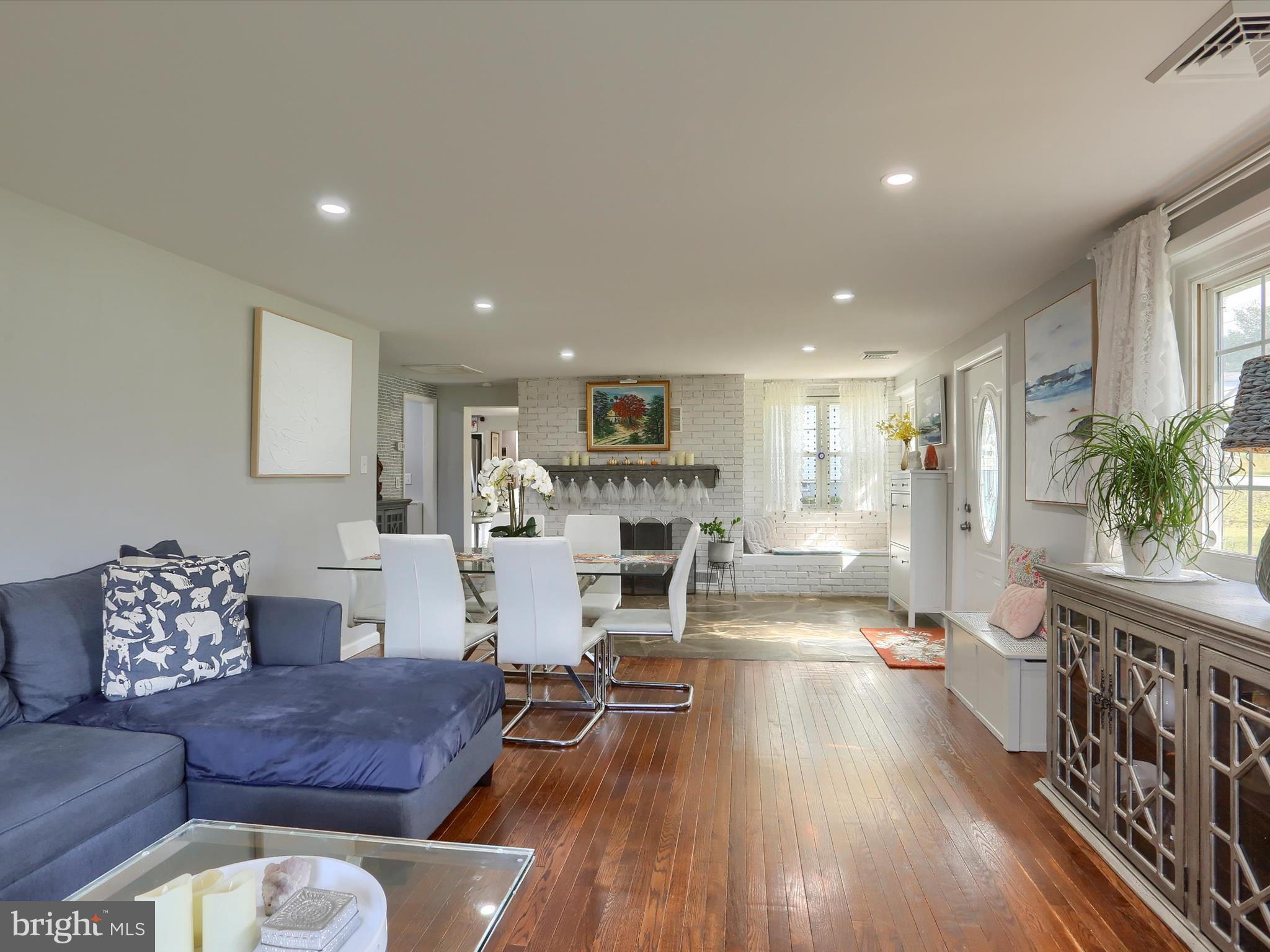 5931 York Road Spring Grove, PA 17362 - Photo 5 of 38 a living room with furniture and a wooden floor