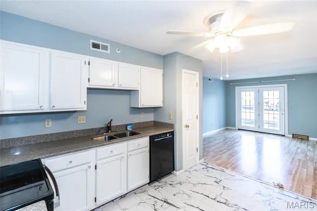 $192,000 | 3402 Country Stone Manor Drive, Unit E, Valley Park, MO 63088