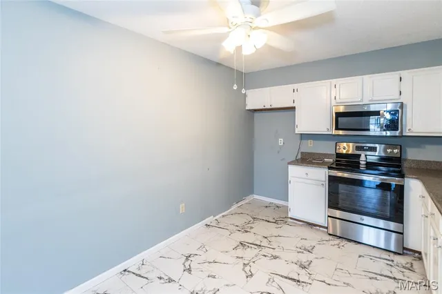 $192,000 | 3402 Country Stone Manor Drive, Unit E, Valley Park, MO 63088