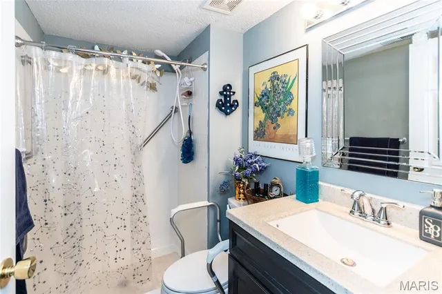 $192,000 | 3402 Country Stone Manor Drive, Unit E, Valley Park, MO 63088