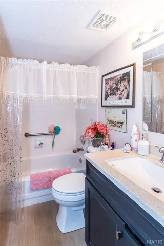 $192,000 | 3402 Country Stone Manor Drive, Unit E, Valley Park, MO 63088