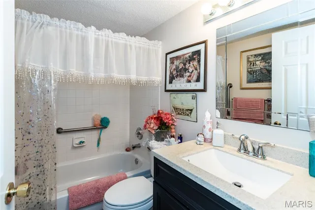 $192,000 | 3402 Country Stone Manor Drive, Unit E, Valley Park, MO 63088