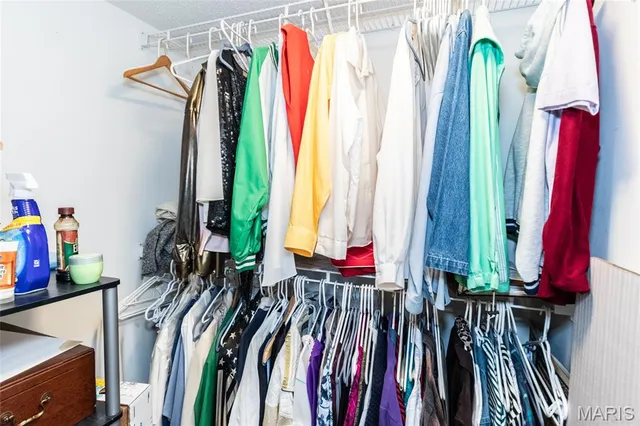 $192,000 | 3402 Country Stone Manor Drive, Unit E, Valley Park, MO 63088