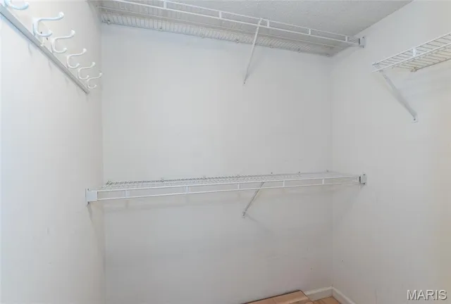 $192,000 | 3402 Country Stone Manor Drive, Unit E, Valley Park, MO 63088