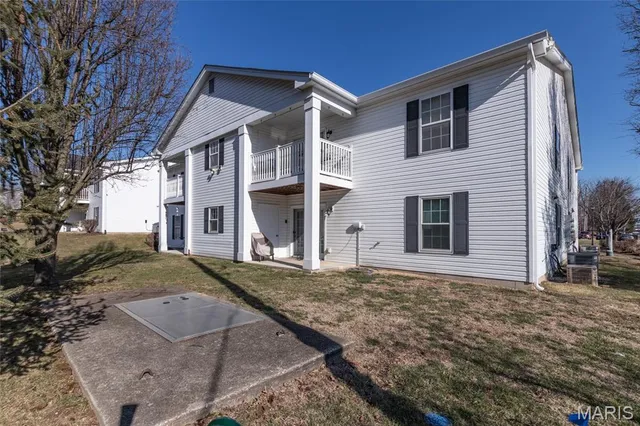 $192,000 | 3402 Country Stone Manor Drive, Unit E, Valley Park, MO 63088