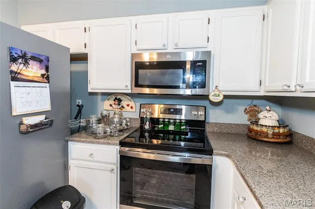 $192,000 | 3402 Country Stone Manor Drive, Unit E, Valley Park, MO 63088