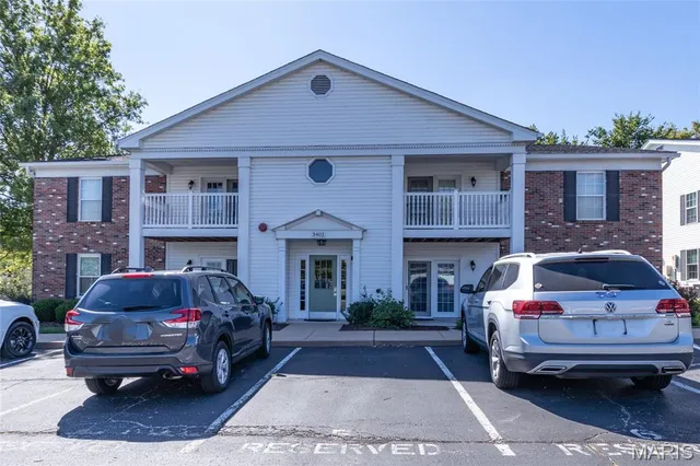 $192,000 | 3402 Country Stone Manor Drive, Unit E, Valley Park, MO 63088