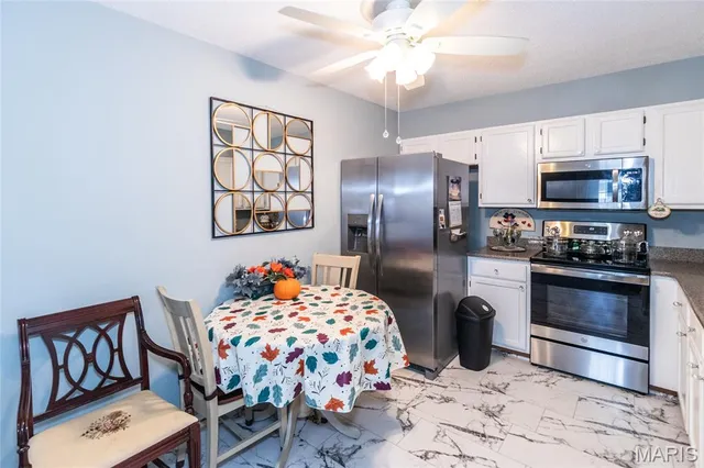 $192,000 | 3402 Country Stone Manor Drive, Unit E, Valley Park, MO 63088