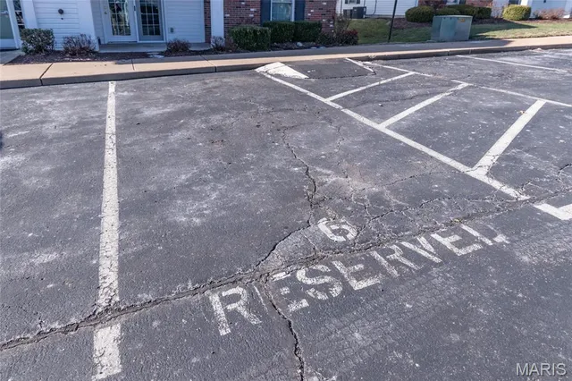 $192,000 | 3402 Country Stone Manor Drive, Unit E, Valley Park, MO 63088