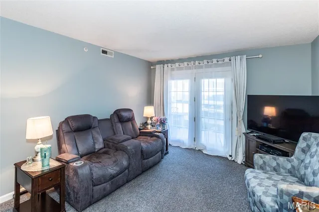 $192,000 | 3402 Country Stone Manor Drive, Unit E, Valley Park, MO 63088