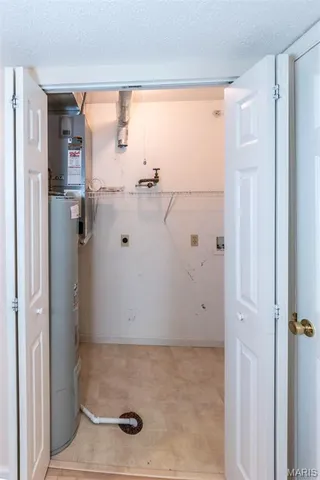 $192,000 | 3402 Country Stone Manor Drive, Unit E, Valley Park, MO 63088