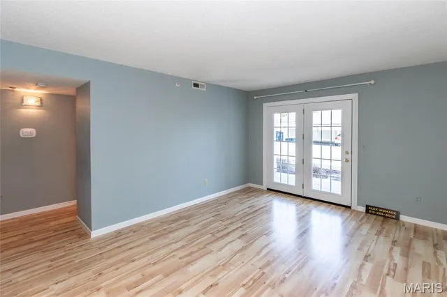 $192,000 | 3402 Country Stone Manor Drive, Unit E, Valley Park, MO 63088