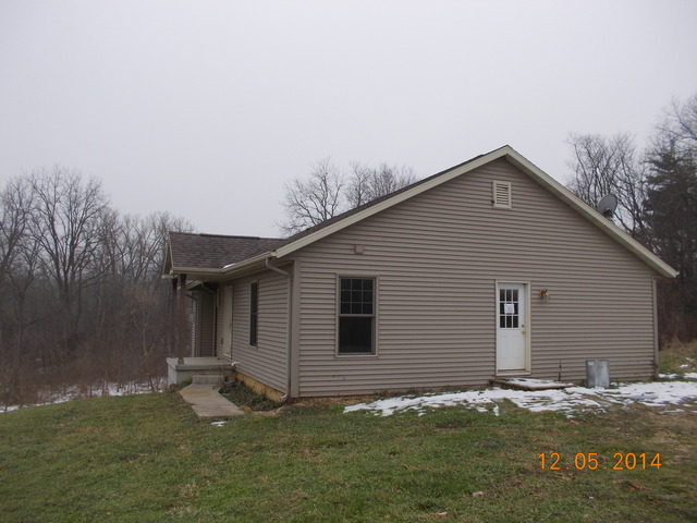 18983 Lake Road Morrison, IL 61270 - Photo 1 of 10