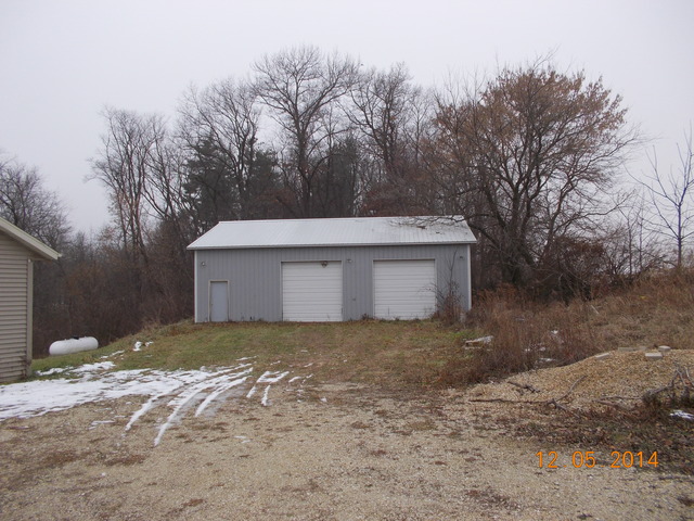 18983 Lake Road Morrison, IL 61270 - Photo 2 of 10