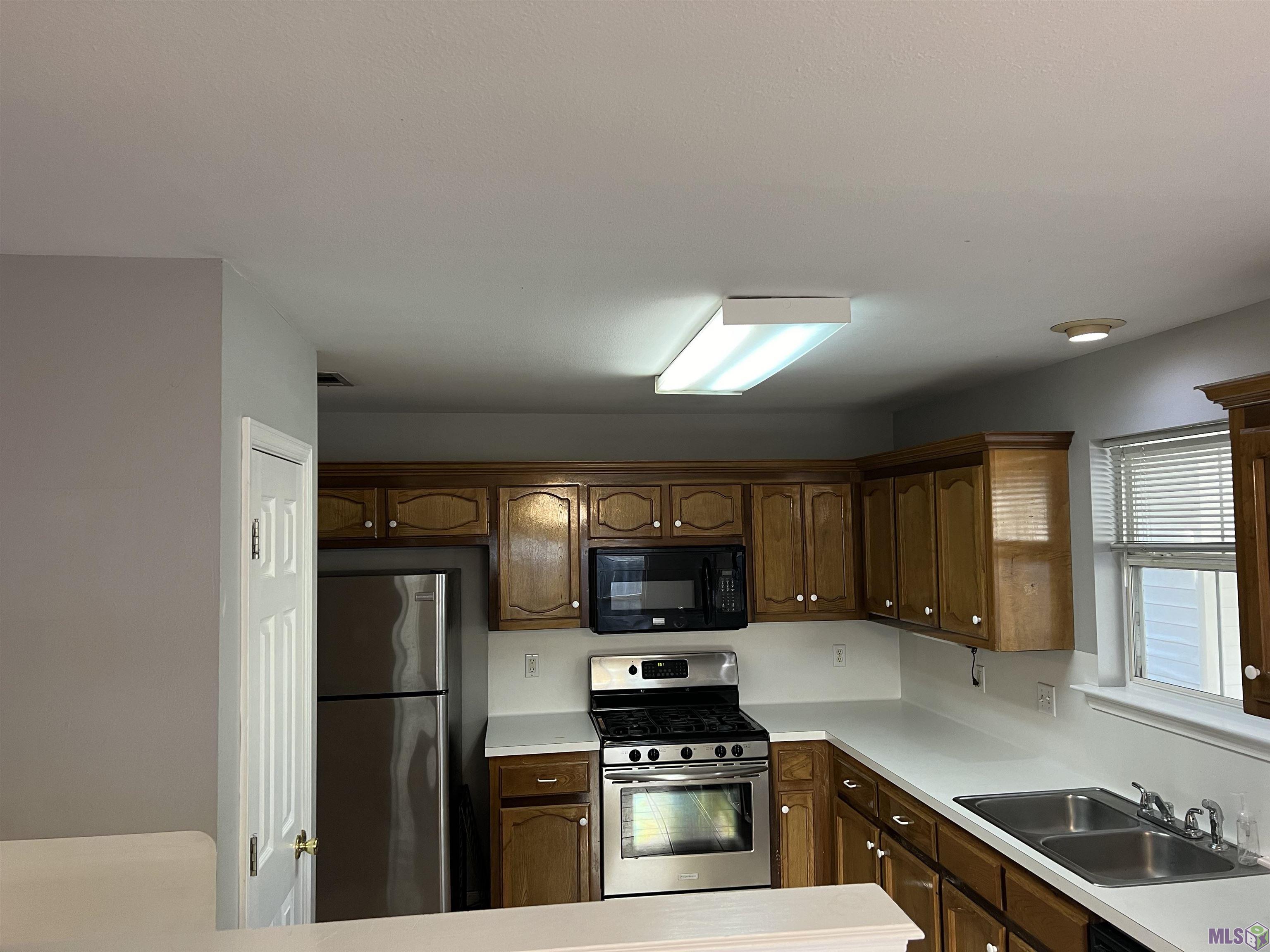17531 Barrett Lane Baton Rouge, LA 70817 - Photo 8 of 17 Gallery Image 8