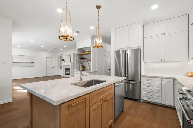 $875,000 | 114 South Mill Trace Drive, The Woodlands, TX 77381