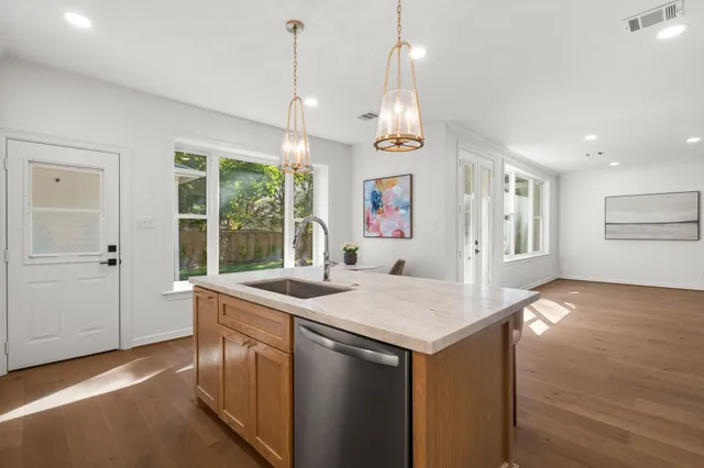 $875,000 | 114 South Mill Trace Drive, The Woodlands, TX 77381