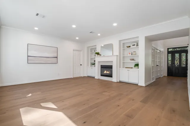 $875,000 | 114 South Mill Trace Drive, The Woodlands, TX 77381