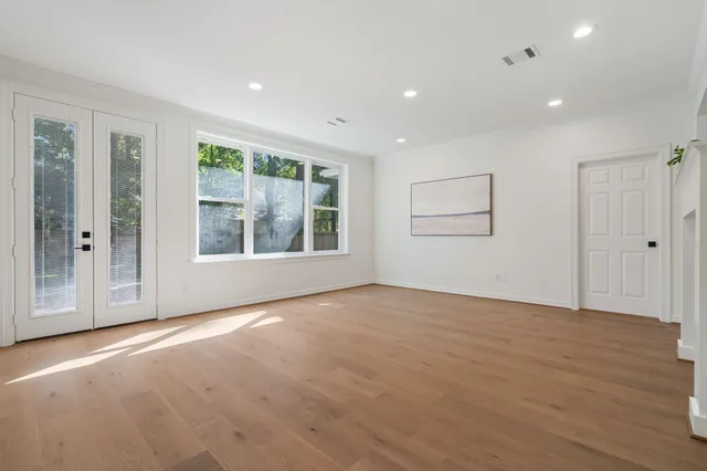 $875,000 | 114 South Mill Trace Drive, The Woodlands, TX 77381